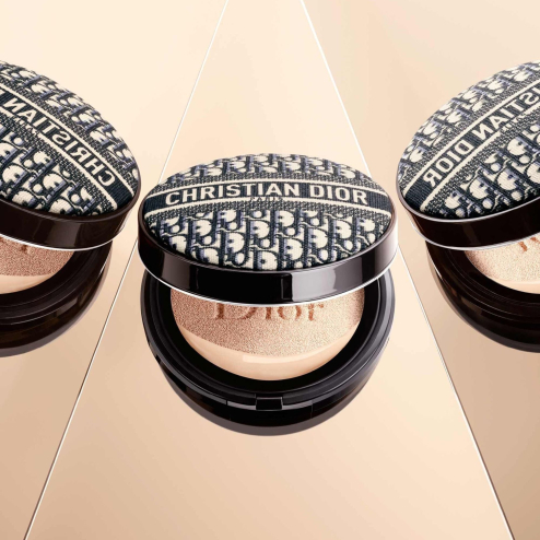 Кушон DIOR FOREVER Skinglow Cushion 14 g у відтінку 0N NEUTRAL