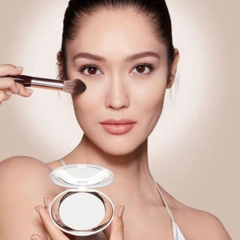 Освітлююча фіксуюча пудра CHARLOTTE TILBURY Airbrush Brightening Flawless Finish 9g у відтінку: Fair Medium