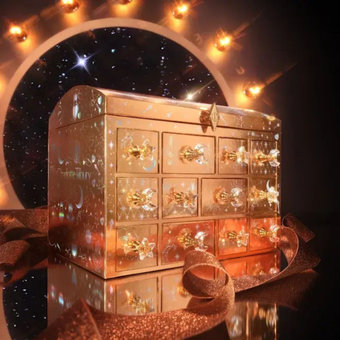 Адвент календар CHARLOTTE TILBURY Charlottes Beauty Treasure Chest 12шт.