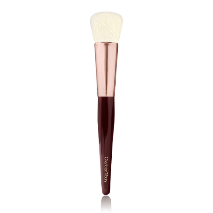 Пензлик для нанесення тональної основи CHARLOTTE TILBURY  MAGIC COMPLEXION BRUSH