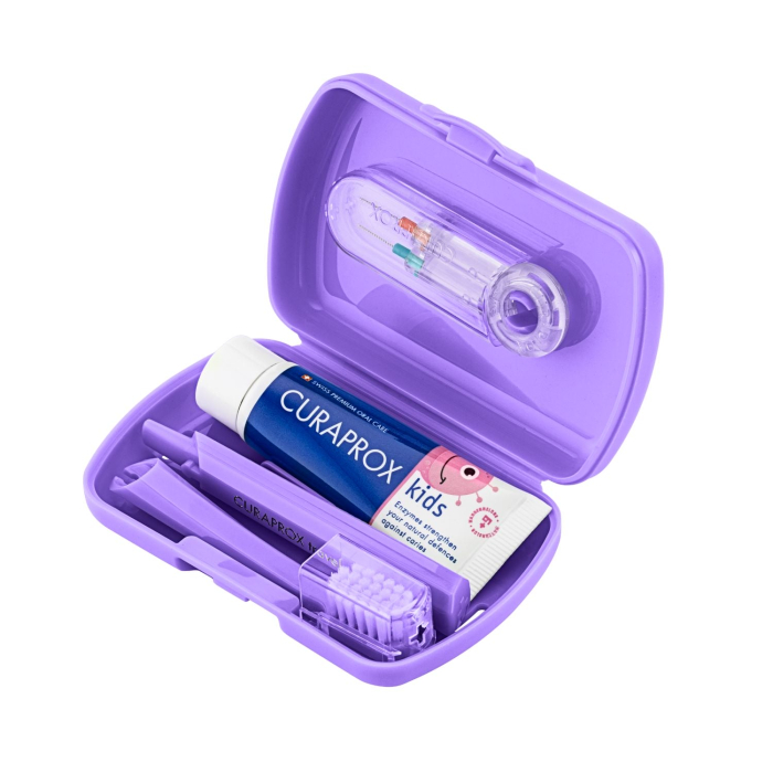 Дорожный набор CURAPROX Kids (Зубна щетка Kids,дет.зубная паста 10мл,йоршики 2 шт.) в цвете: Фиолетовый