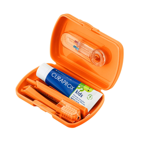 Дорожный набор CURAPROX Kids (Зубна щетка Kids,дет.зубная паста 10мл,йоршики 2 шт.) в цвете: Оранжевый