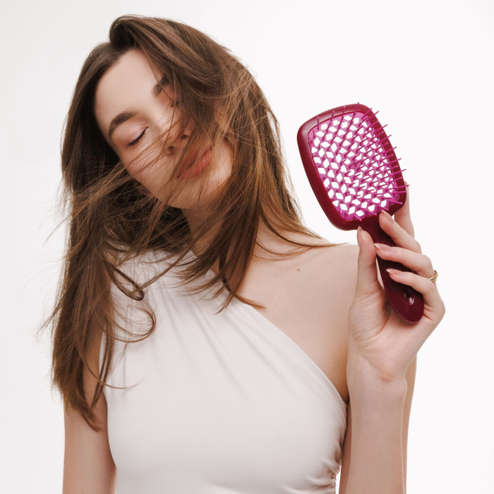 Розчіска JANEKE SUPERBRUSH SMALL міні у відтінку: Бургундія з рожевим
