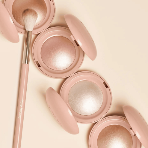 Хайлайтер для обличчя RARE BEAUTY Silky Touch Highlighter 2.8g у відтінку: Exhilarate