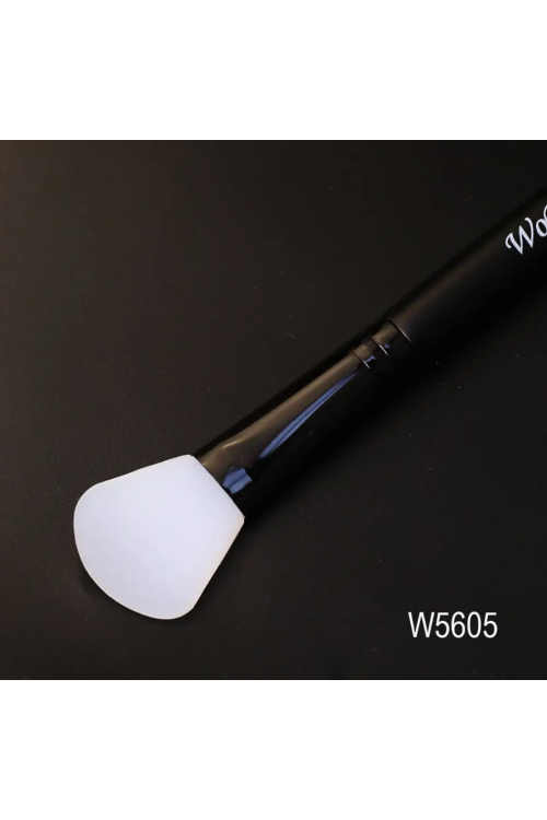 Кисточка для нанесения кремовых и жирных текстур (силикон) WOBS W5605