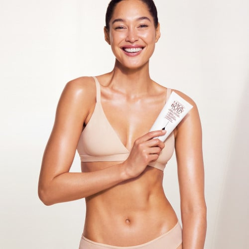 Крем для тела CHARLOTTE TILBURY Magic Body Cream Hyaluronic Acid 200ml