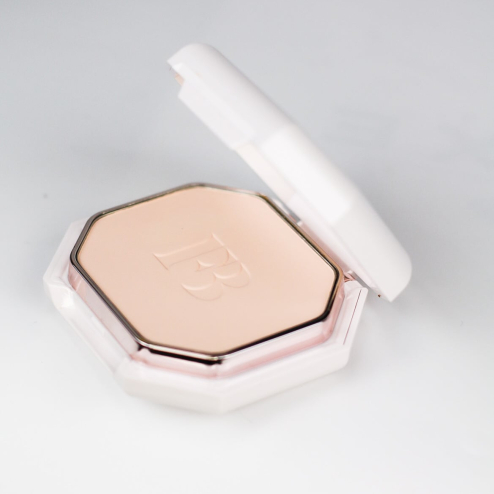 FENTY BEAUTY Пресована пудра у відтінку: 105