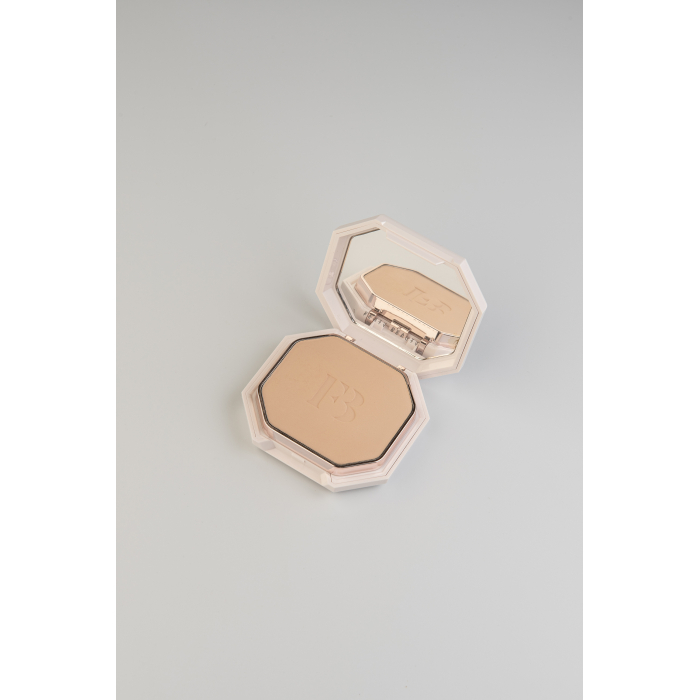 FENTY BEAUTY Пресована пудра у відтінку: 140 FENTY BEAUTY Пресована пудра у відтінку: 140