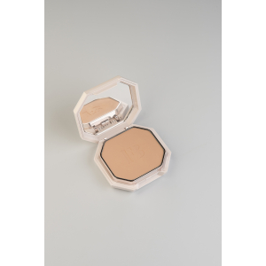 FENTY BEAUTY Пресована пудра у відтінку: 145