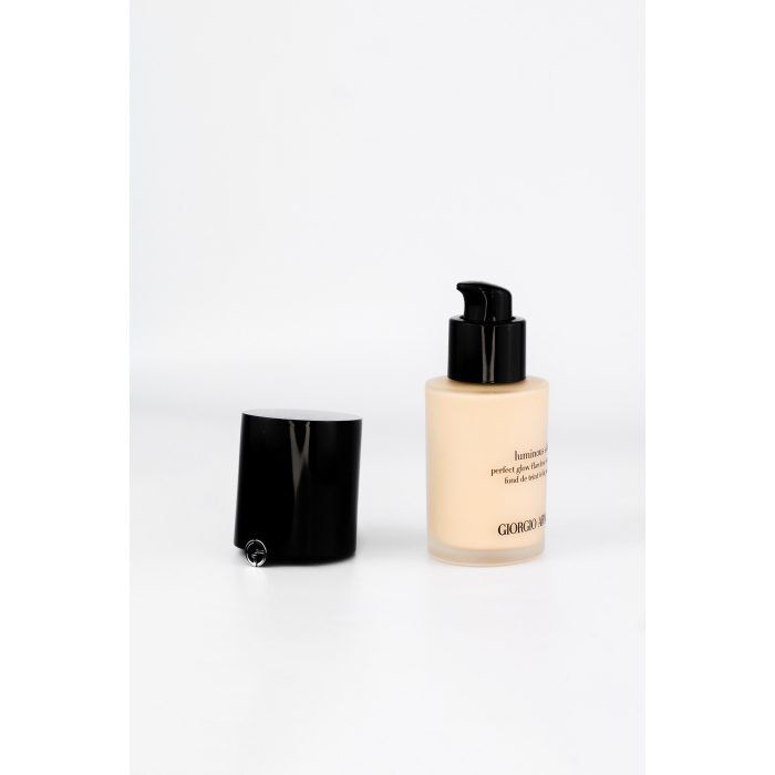 Тональний засіб GIORGIO ARMANI Luminous Silk Oil-Free Foundation у відтінку 4.25