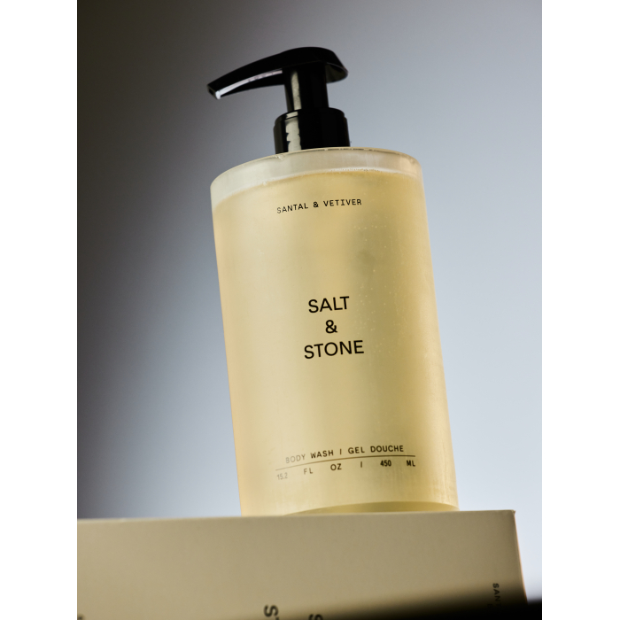 Антиоксидантний гель для душу з ароматом сандалового дерева та ветиверу SALT & STONE, 450 ml														