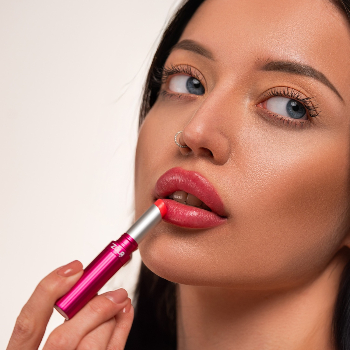 Відтінковий бальзам для губ ZOLA 02 Peach Natural