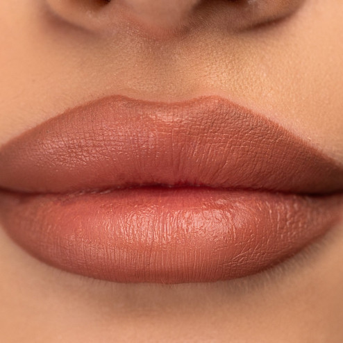 Карандаш для губ ZOLA Lip Pencil в оттенке: 06 Nude Beige